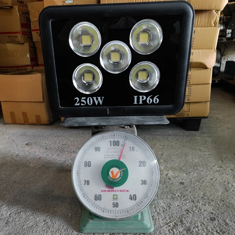 Đèn pha PTC chip LED COB - Công suất 250W - Ảnh 8